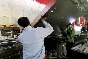 進行不銹鋼折彎加工時需要注意的細節