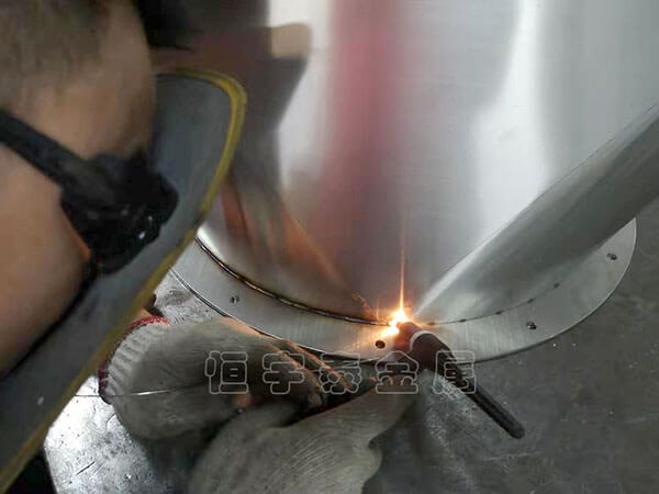 激光焊接加工技術在油煙機行業中得到了廣泛應用