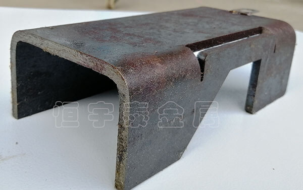 如何妥善處理不銹鋼角鋼的加工過程中出現的表面損傷